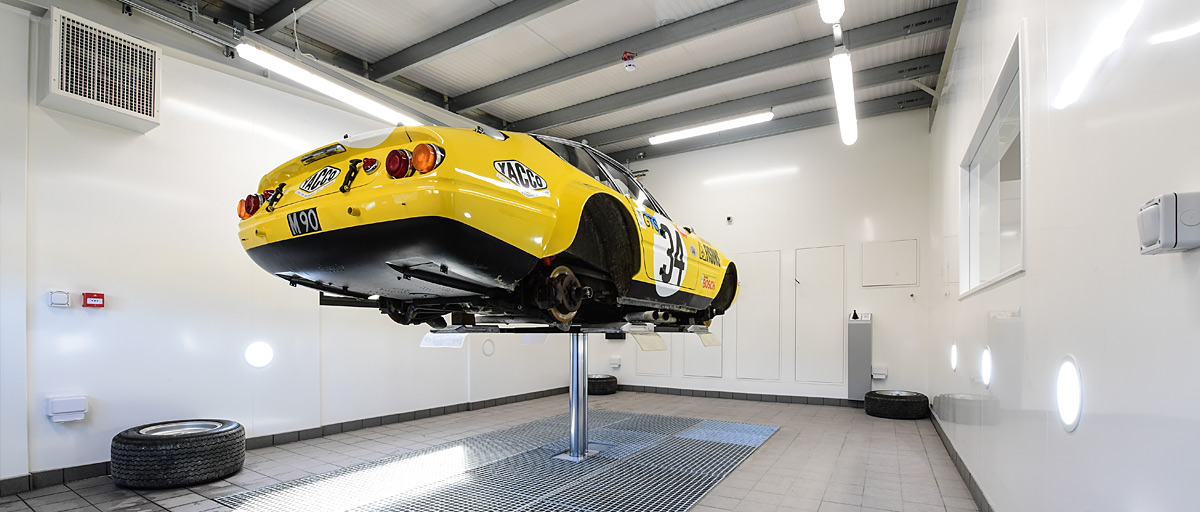 Detailing Bay